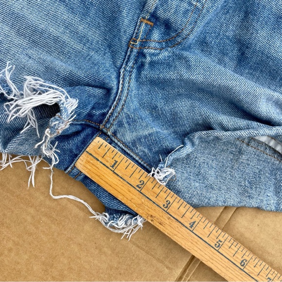 Levi’s Levi Strauss Button Fly Blue Jean Denim Cut Off Raw Hem Shorts Sz 27 - Picture 8 of 11